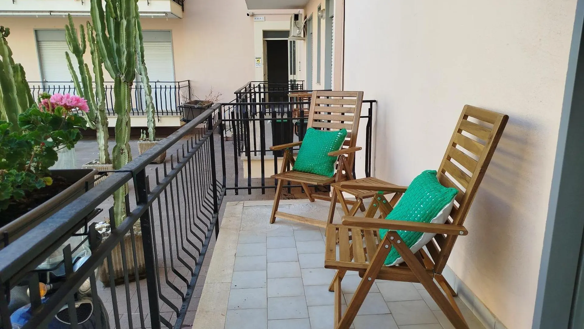 קלטביאנו Bouganville Residence