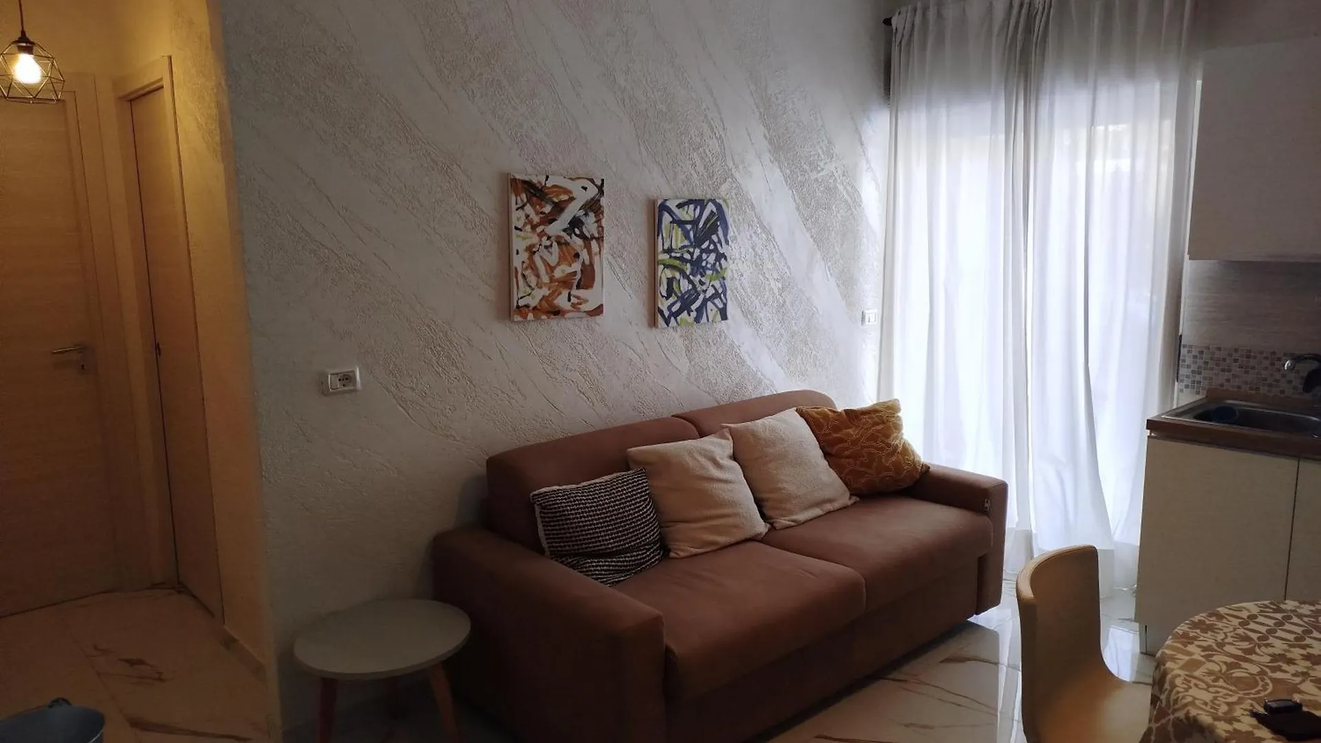 מלון דירות קלטביאנו Bouganville Residence